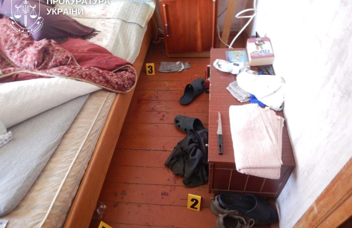«Нічого не пам’ятаю»: на Рівненщині засудили жінку, яка ледь не вбила брата під час застолля