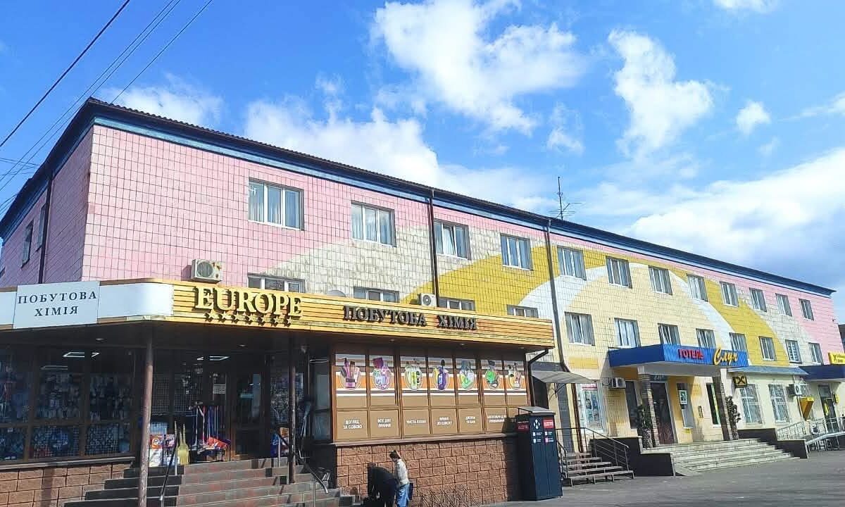 У центрі Сарн продають легендарний готель «Случ»: за будівлю хочуть понад 18 мільйонів