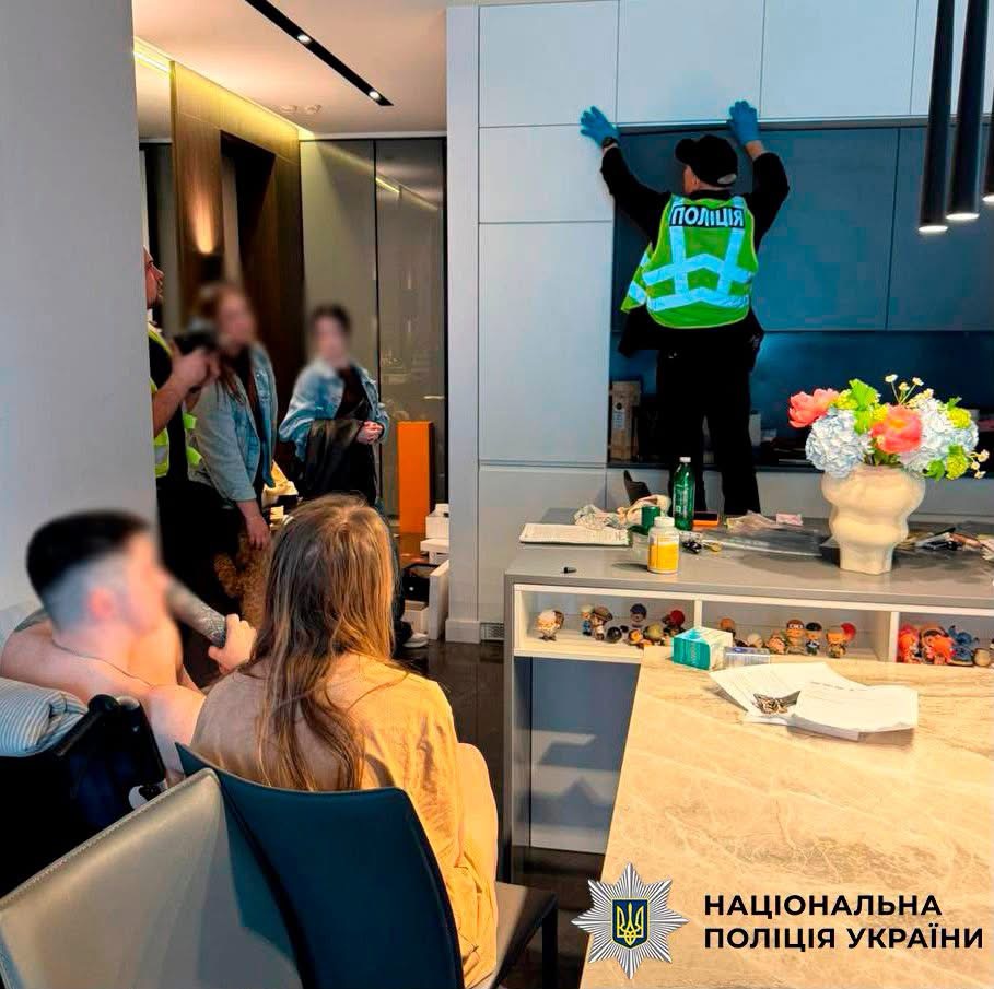1 Обіцяв прибутковий бізнес, а залишав людей без грошей: блогеру повідомили про підозру