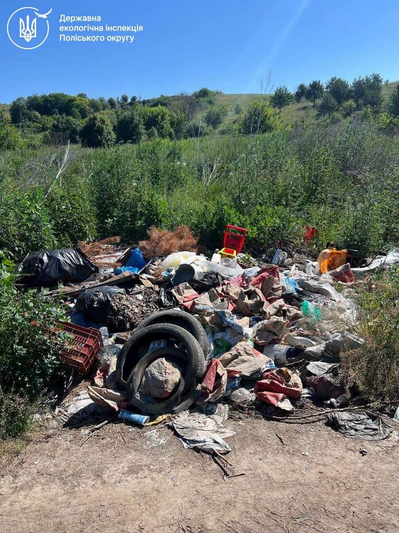 На Рівненщині екологи шукають старі сміттєзвалища, щоб включити їх до плану очищення 0000