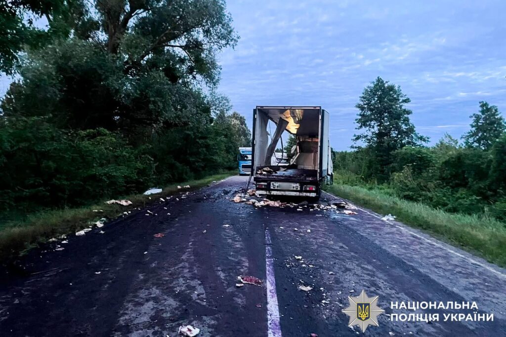 1 Поліція повідомила обставини жахливої аварії, яка перекрила трасу Рівне — Сарни