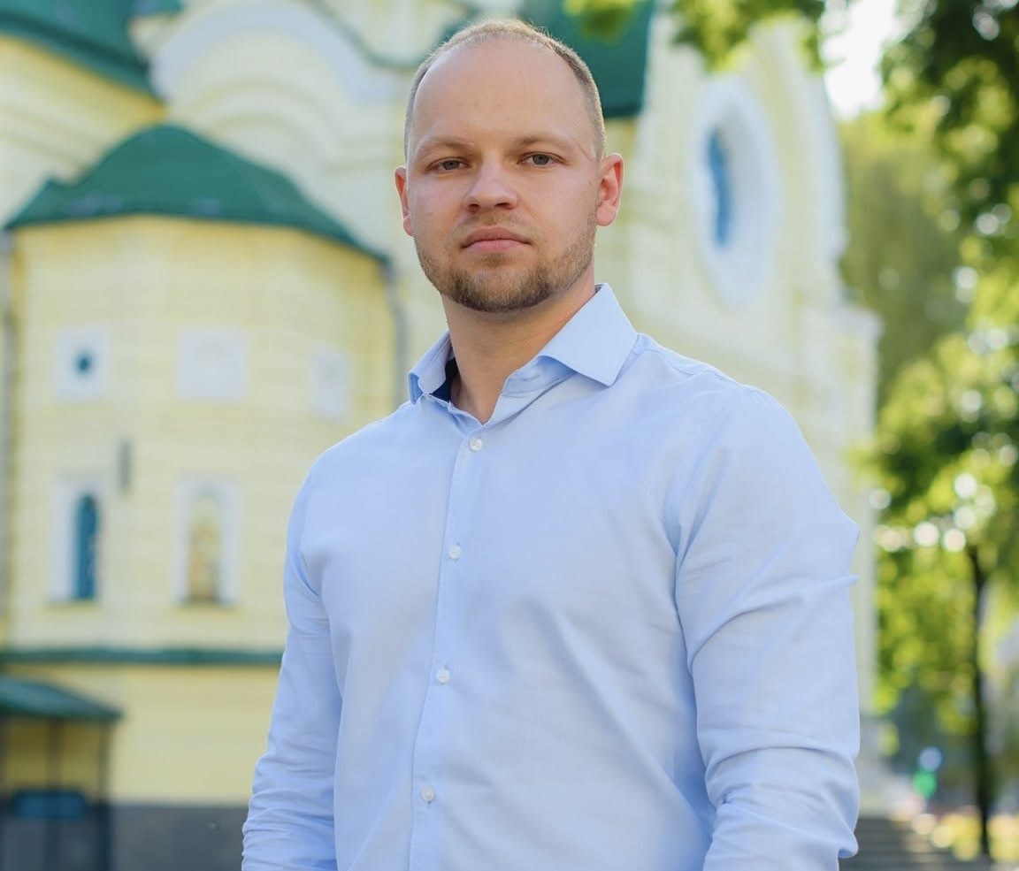 Дружина-мільйонерка, гектари землі та готівка у валюті: що задекларував Володимир Пилипчук 0000