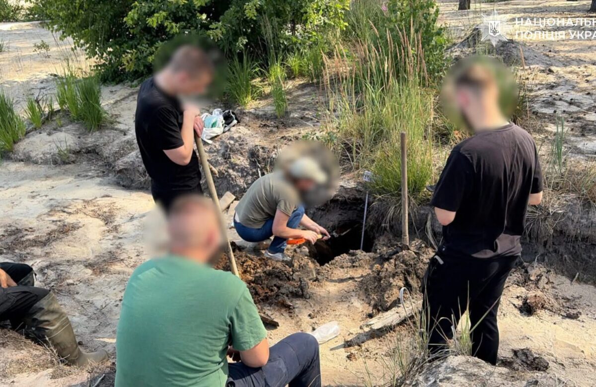 На Рівненщині незаконний видобуток бурштину маскували під геологічне вивчення надр