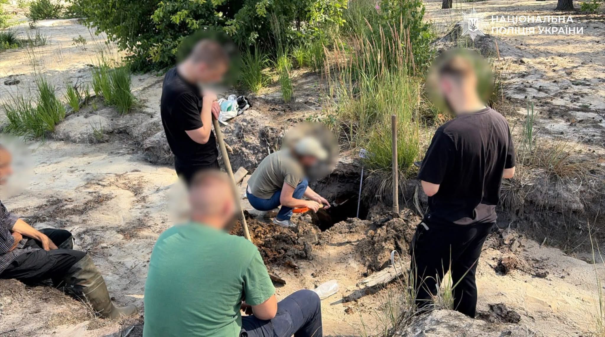 На Рівненщині незаконний видобуток бурштину маскували під геологічне вивчення надр 0000