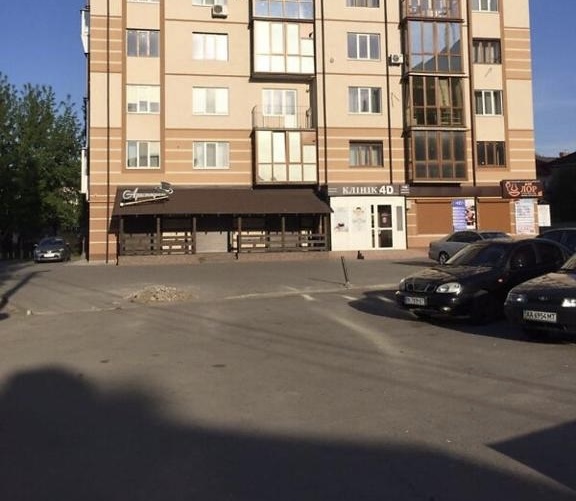У центрі Рівного навпроти Кінопалацу може з’явитися парковка 0000