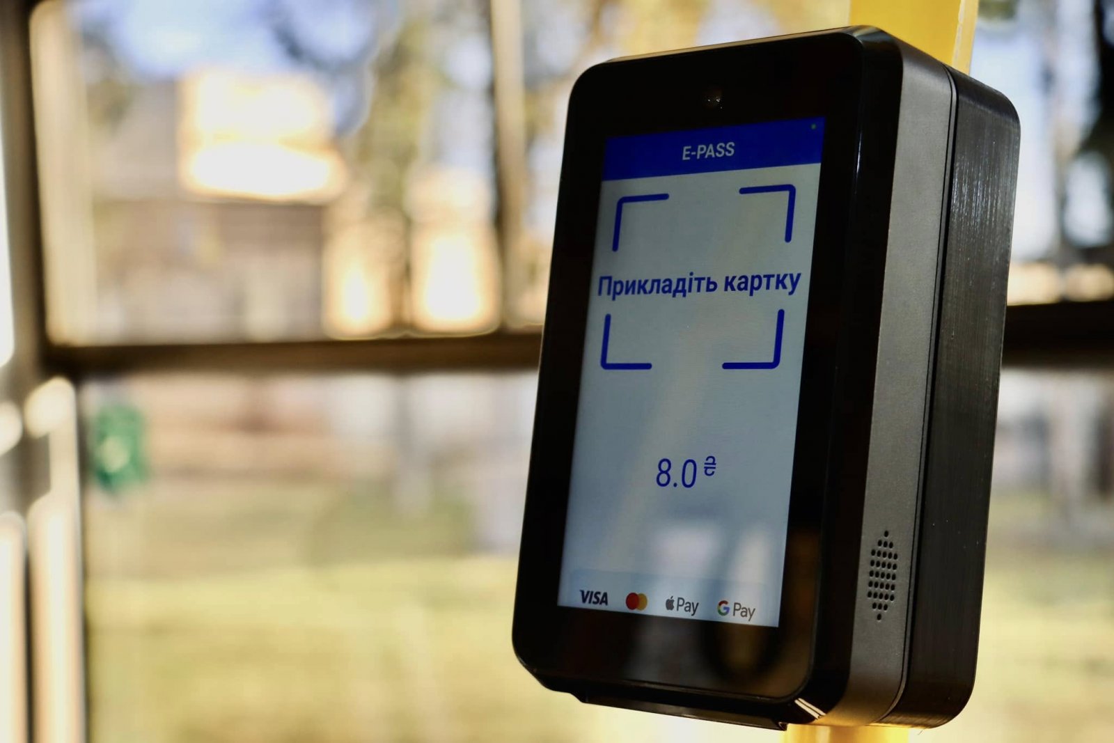 Менш ніж за день петиція про готівку в транспорті Рівного зібрала чверть необхідних голосів: у чому полягає проблема 0000