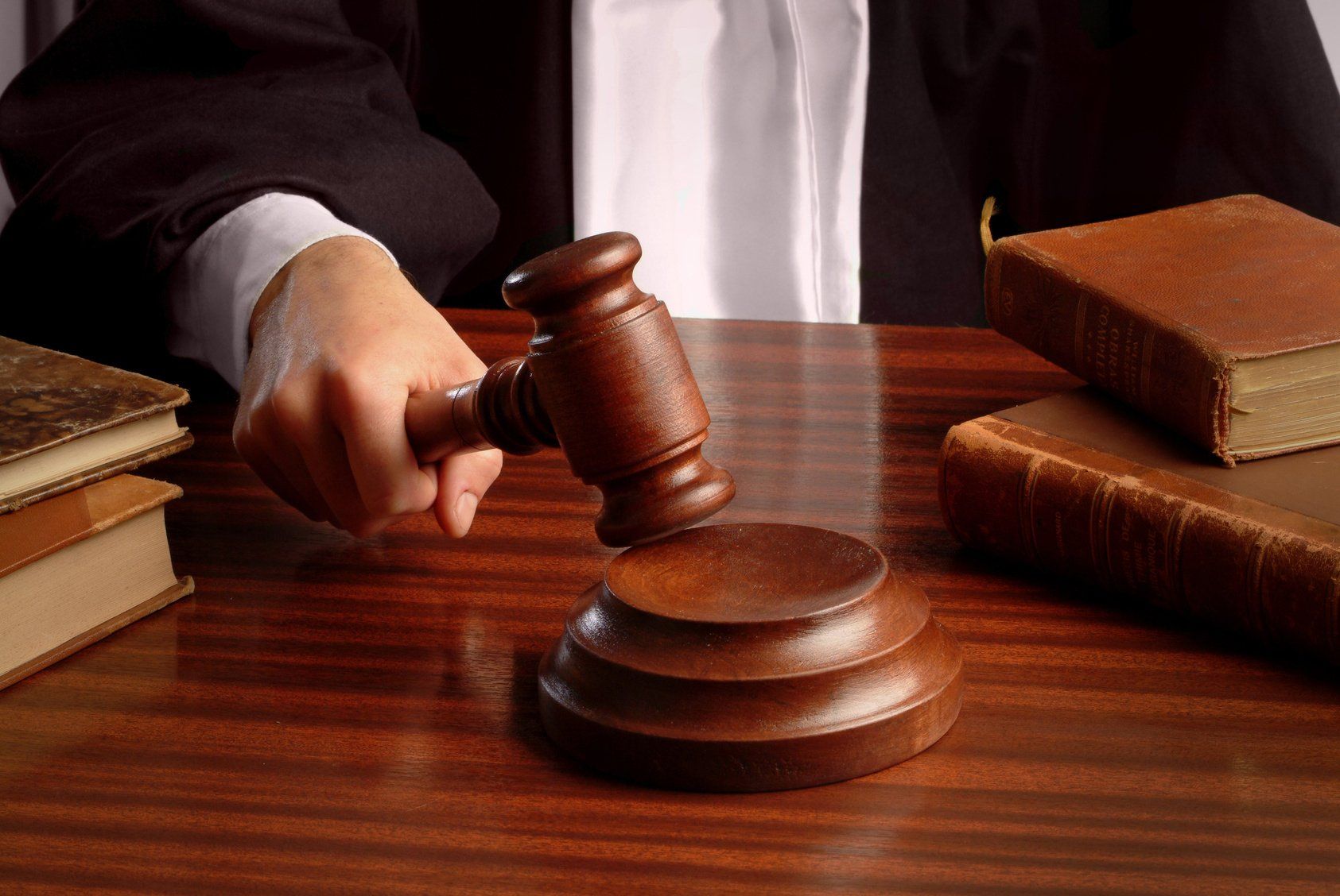 У Рівному чоловік, раніше засуджений за вбивство, пограбував 15-річну дівчину і знову піде за ґрати 0000
