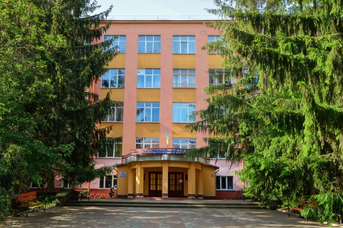 У Рівному викладачка Рівненської медичної академії вимагала 2 тисячі доларів за вступ