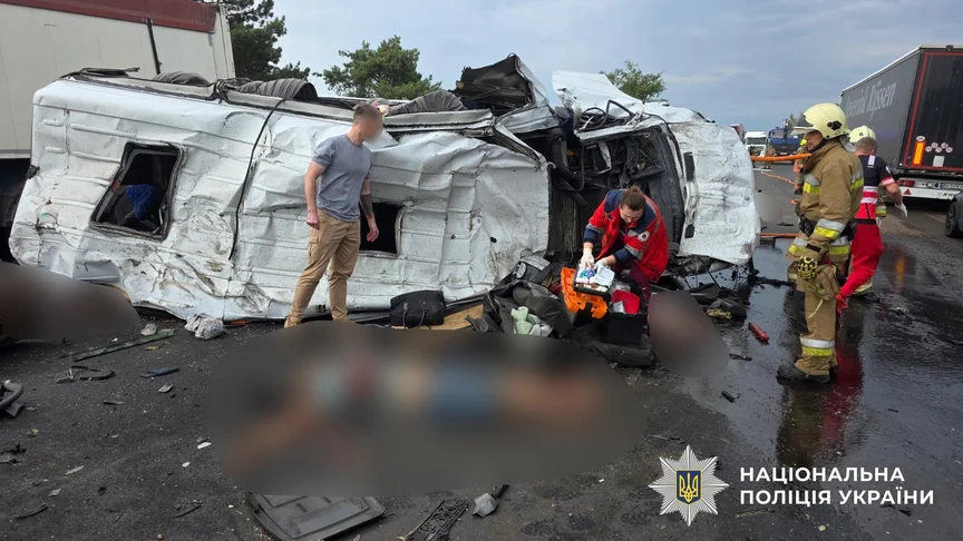 Мікроавтобус із пасажирами перекинувся на трасі Одеса Миколаїв(ВІДЕО 18+)