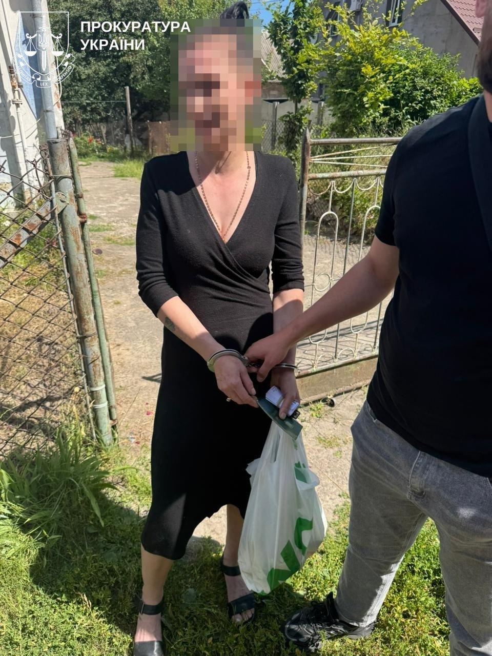 1 Мати на Рівненщині продала трьох дітей за 30 тисяч гривень та змушувала доньку продавати наркотики
