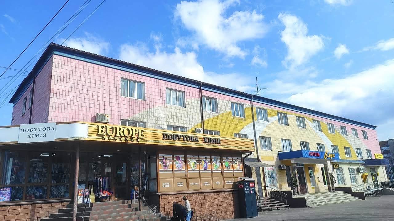 У центрі Сарн продають легендарний готель «Случ»: за будівлю хочуть понад 18 мільйонів 0000