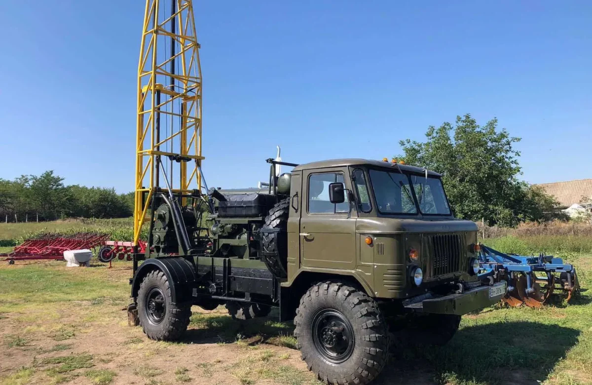 На Рівненщині під час ремонту бурової установки двох працівників придавила техніка