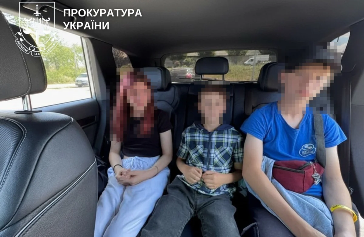 Мати на Рівненщині продала трьох дітей за 30 тисяч гривень та змушувала доньку продавати наркотики