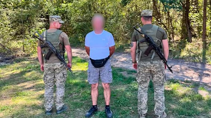 Житель Рівненщини потайки пішов до Польщі через ліс та яке покарання йому загрожує