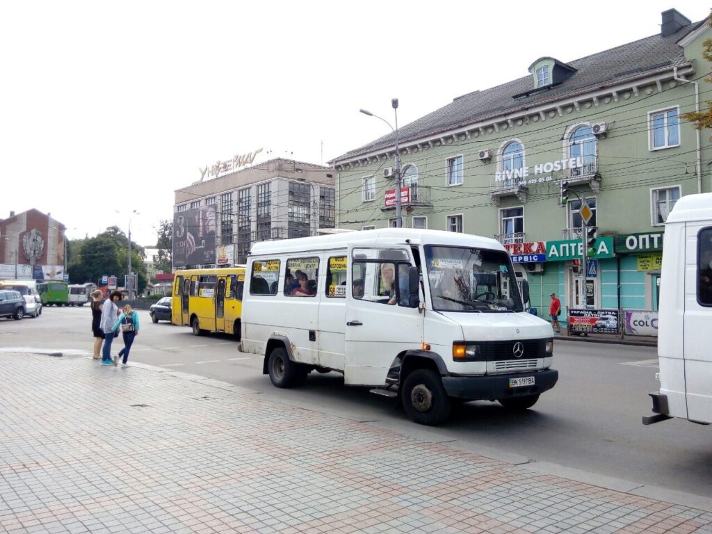 1 Старі маршрутки мають зникнути: у Рівному назвали умови для перевізників після підвищення тарифу