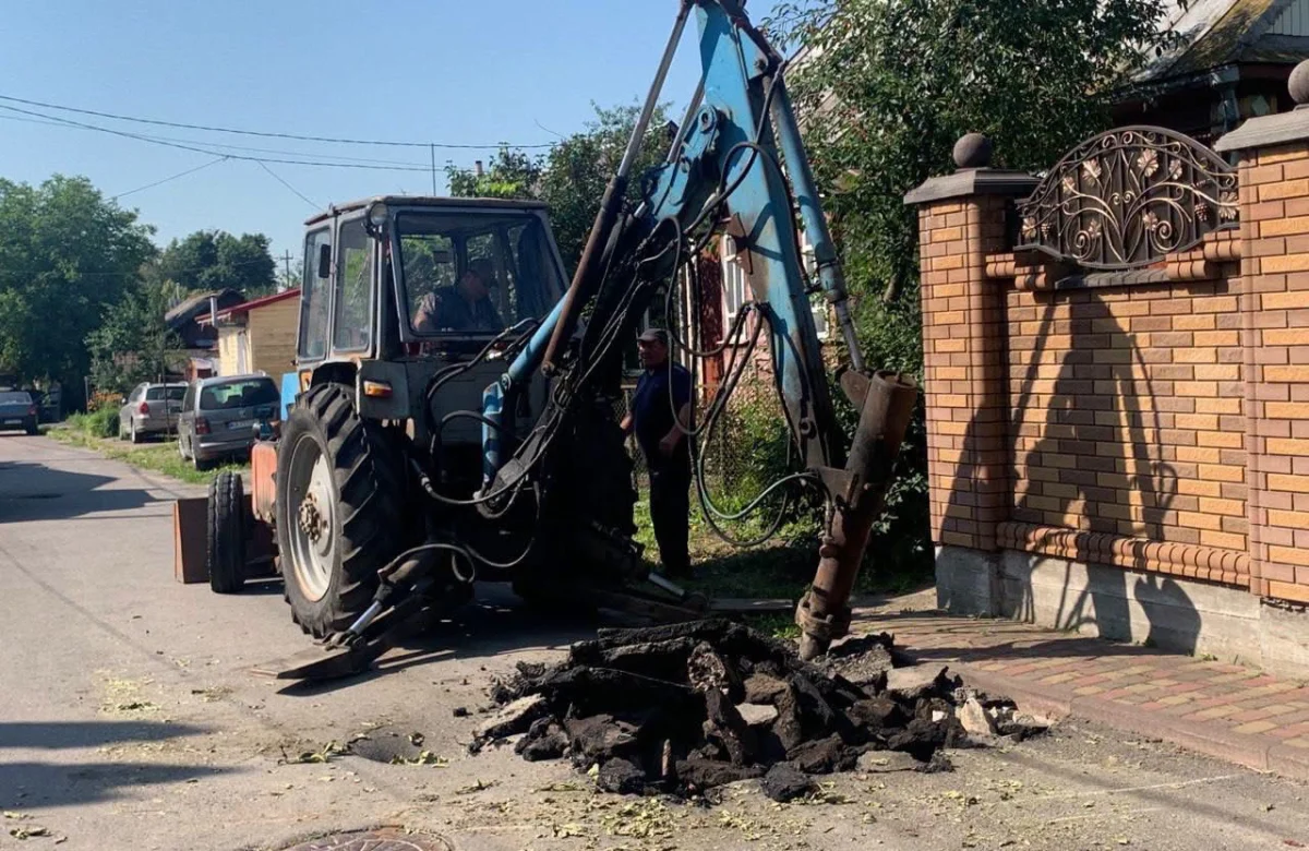 У Рівному через пошкодження водопроводу без води залишилися кілька вулиць