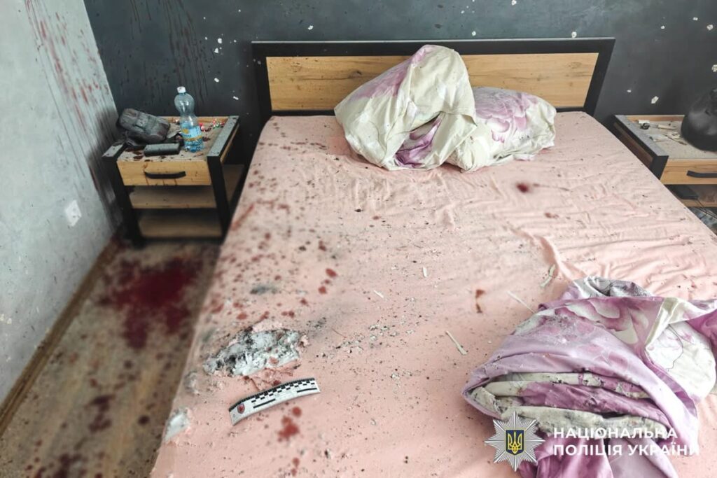 1 На Рівненщині граната вибухнула в руках 22-річного хлопця: він та його дівчина у тяжкому стані