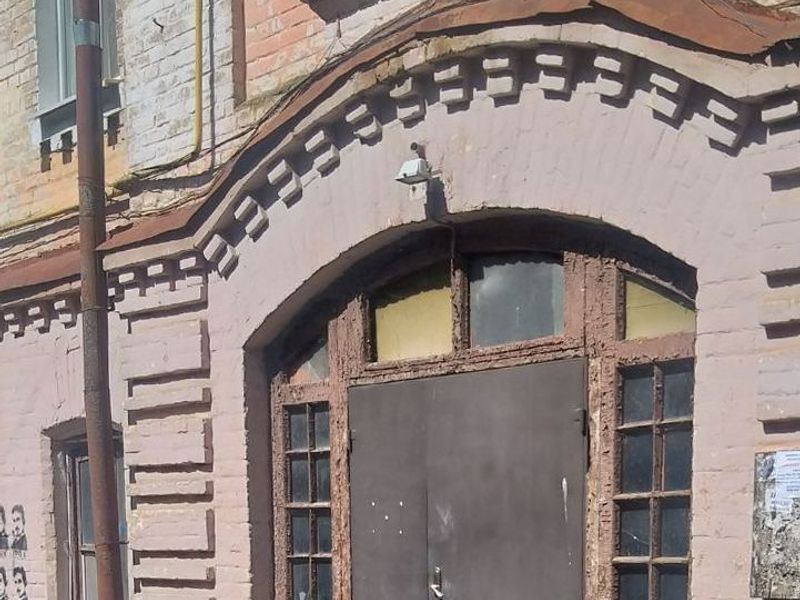1 У Рівному продають приміщення у будинку історичної забудови на Дубенській