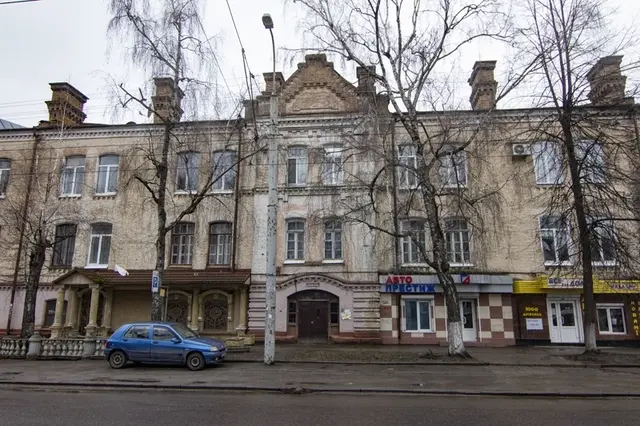У Рівному продають приміщення у будинку історичної забудови на Дубенській