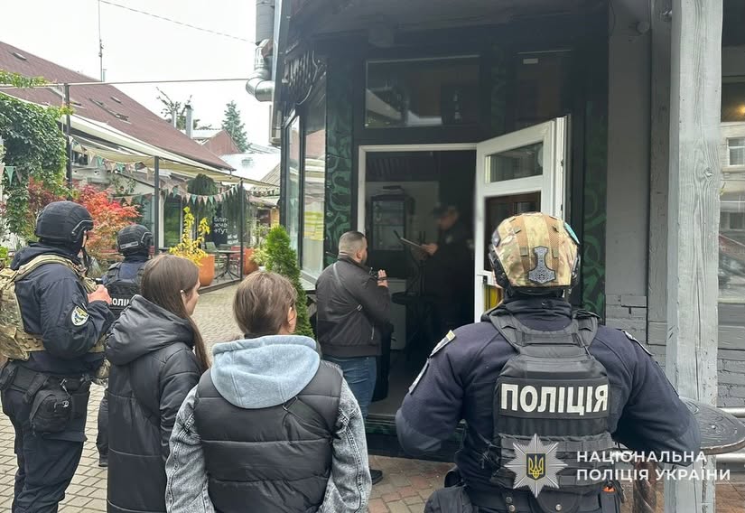 1 Наркотичний «чай» продавали навіть у школах: до суду передали справу рівненського «родинного наркобізнесу»