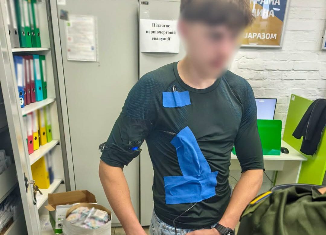 На Рівненщині брати-близнюки за 2–3 тисячі доларів допомагали складати іспити для отримання посвідчення водія