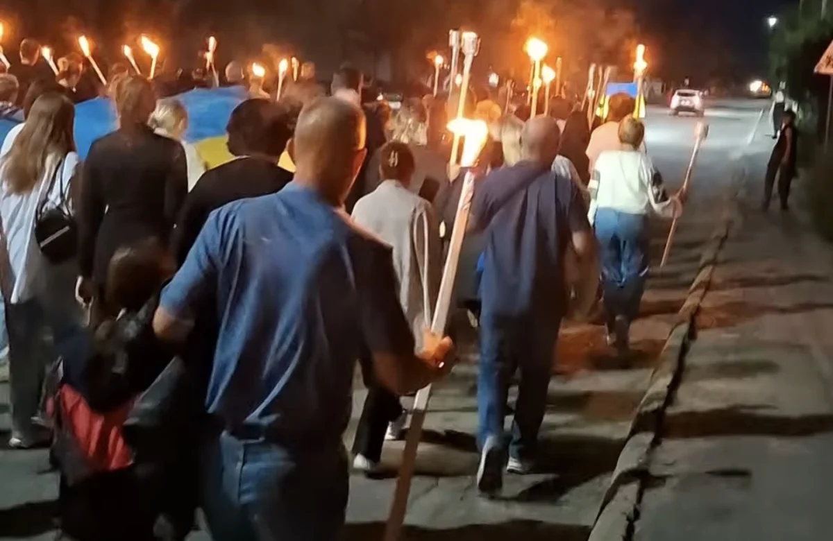 У Гощі смолоскипною ходою вшанували пам’ять загиблих Героїв (ВІДЕО)