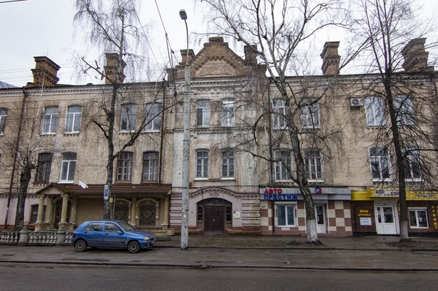 У Рівному продають приміщення у будинку історичної забудови на Дубенській