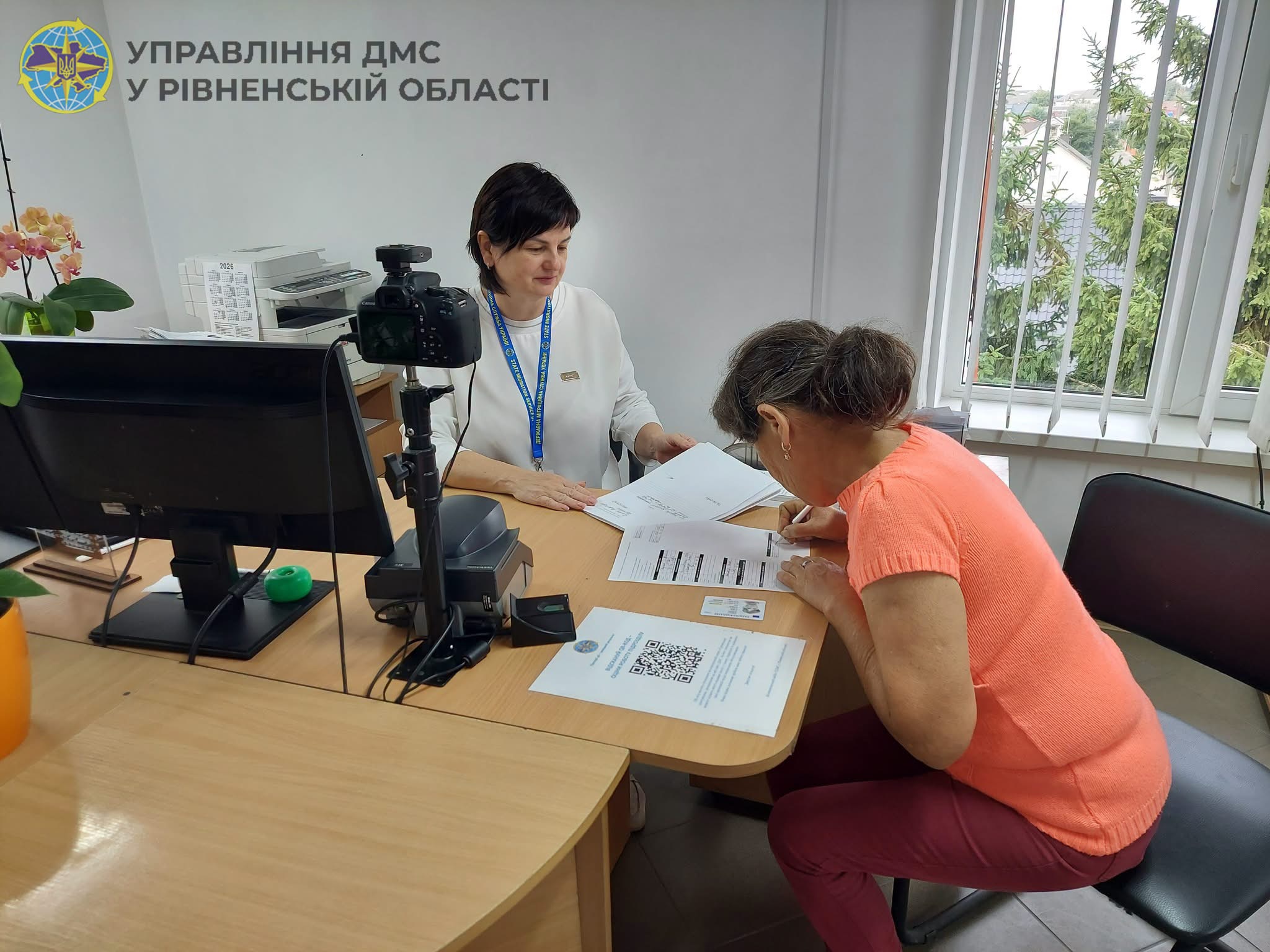 На Рівненщині 54-річна переселенка вперше отримала паспорт громадянина України 0000