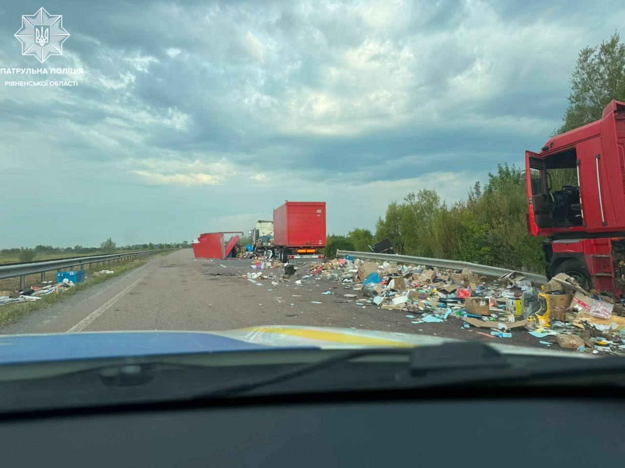 Сотні посилок не доїхали до своїх адресатів через аварію біля Корця 0000