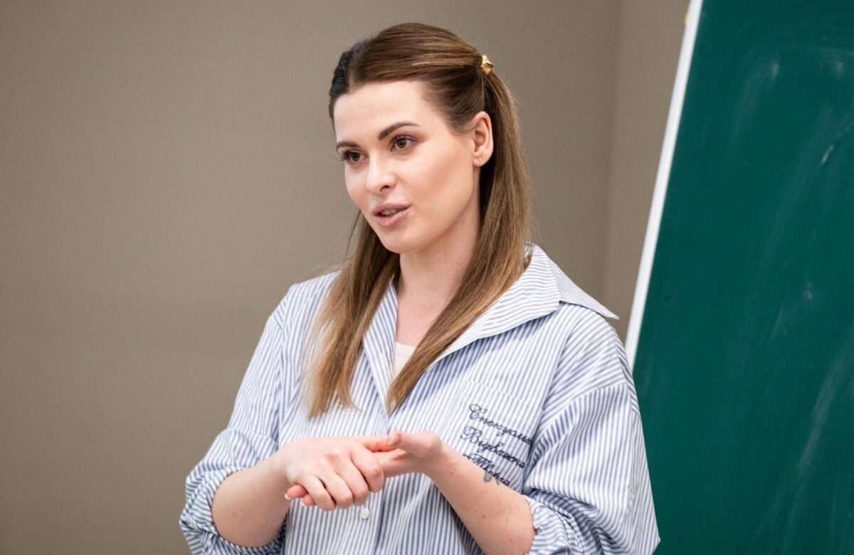 Тренерка з публічних виступів Юля Карпова проведе інтенсиви «Говори, щоб слухали» у чотирьох містах України