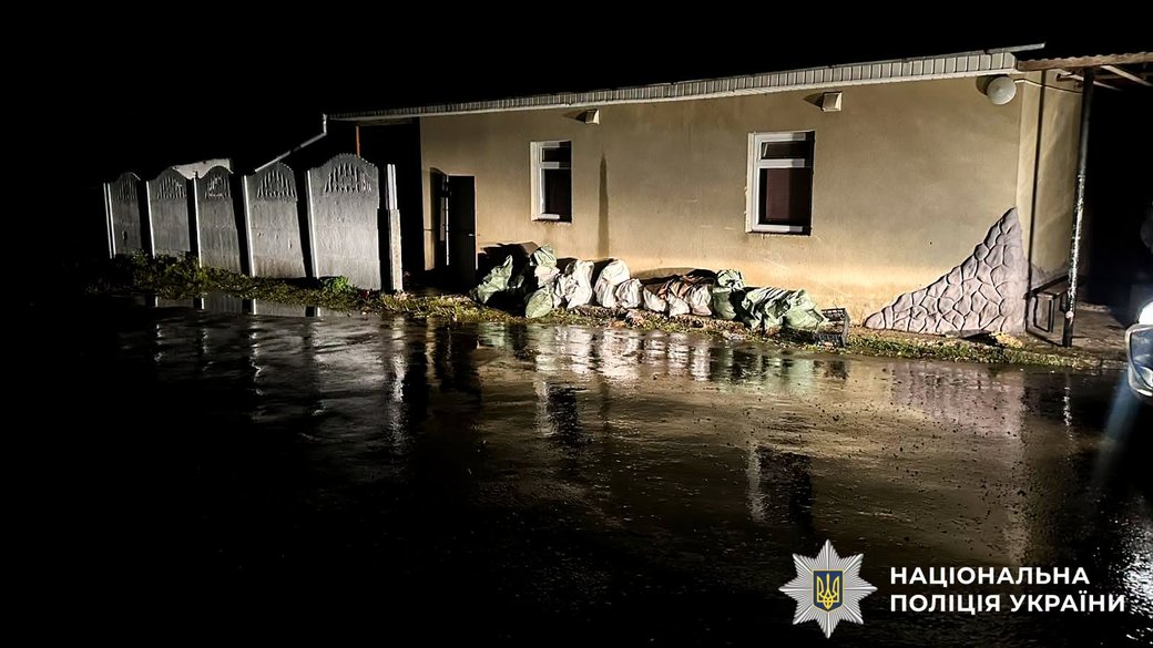 У якому стані 17-річна мотоциклістка, що врізалася у стіну магазину на Рівненщині — деталі