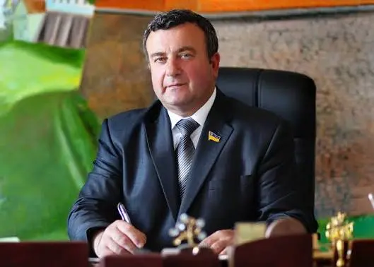 Міського голову Дубна планують заслухати на сесії Рівненської облради через історичний маєток Шувалової 0000