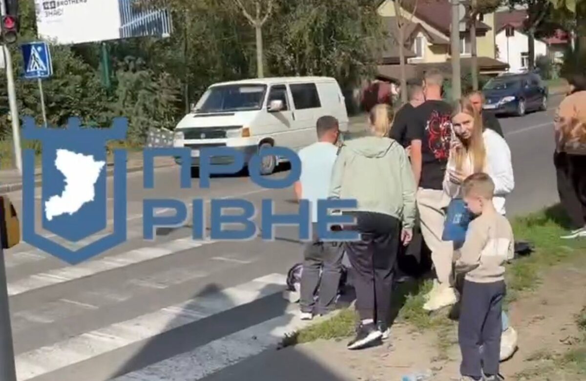 На Дубенській у Рівному мікроавтобус наїхав на школяра (ВІДЕО)