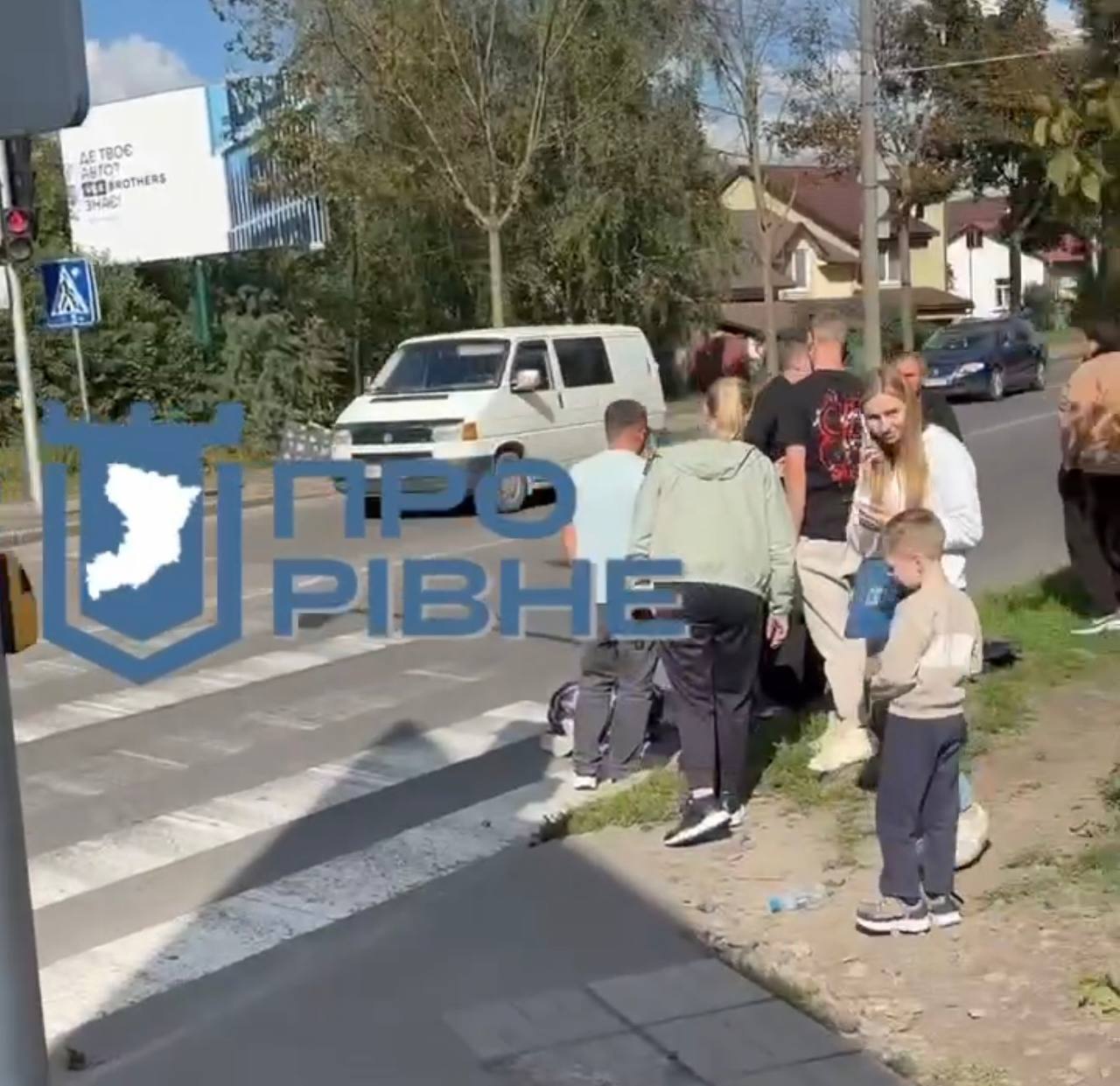 На Дубенській у Рівному мікроавтобус наїхав на школяра (ВІДЕО) 0000