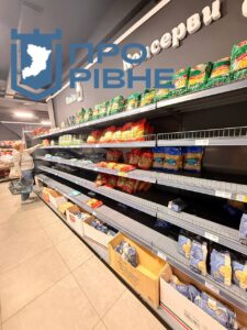 1 Порожні полиці та ажіотаж у супермаркетах — чи загрожує Рівненщині голод через ворожі удари по складах
