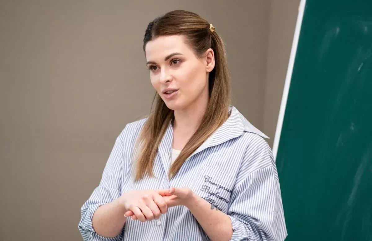 Тренерка з публічних виступів Юля Карпова проведе інтенсиви «Говори, щоб слухали» у чотирьох містах України