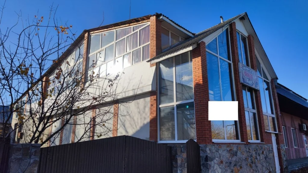 1 У Сарнах втретє намагаються продати комплекс «Олеся», ціну знизили майже на пів мільйона