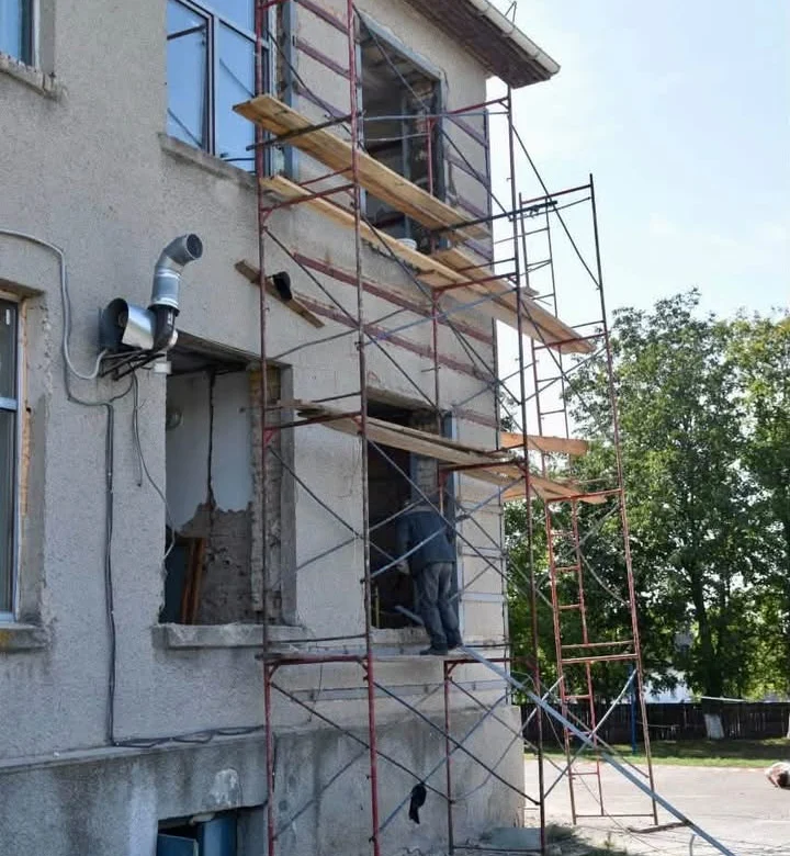 Другий рік ремонту: у Гощі частина учнів ліцею досі навчається на дистанційці