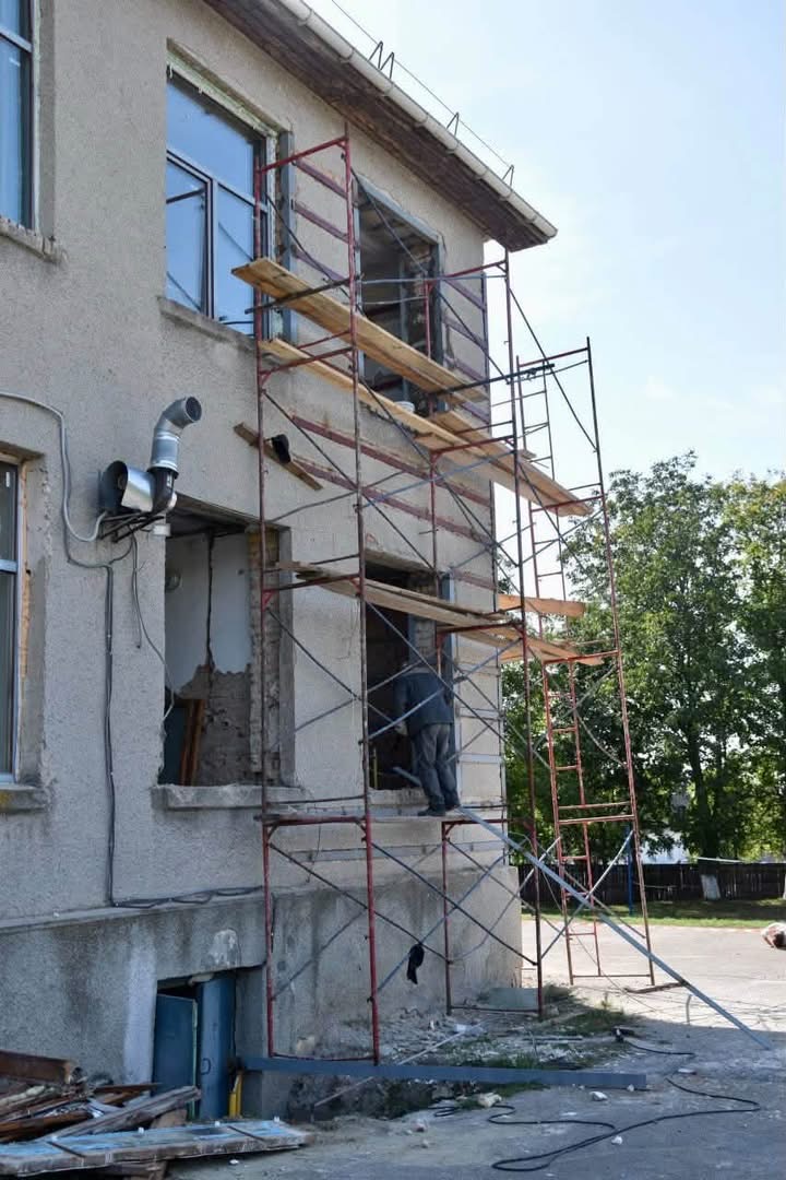 Другий рік ремонту: у Гощі частина учнів ліцею досі навчається на дистанційці 0000