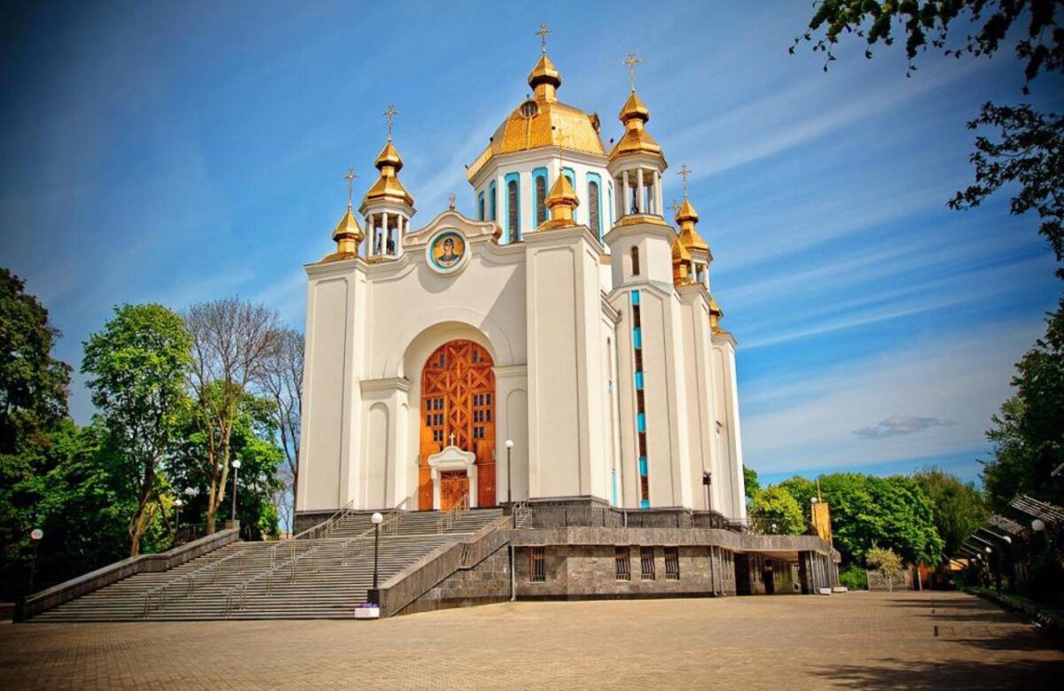 Від першого каменя Мстислава до служби Епіфанія: Покровському собору у Рівному — 25 років