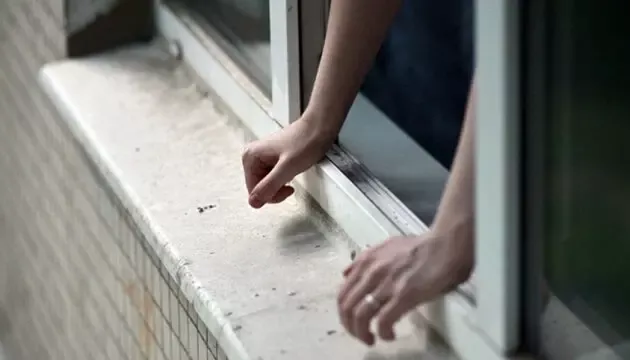 Трагедія на вулиці Грушевського — поліція Рівного розслідує смерть пенсіонерки